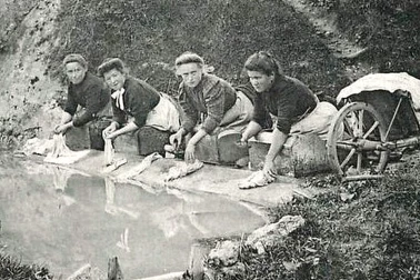 Les lavandieres au lavoir