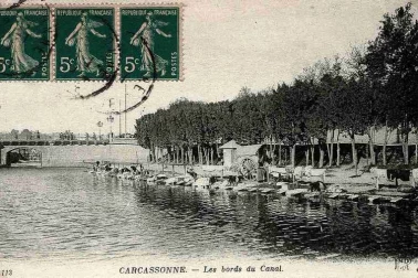 Carcassonne les blanchisseuses au bord du canal