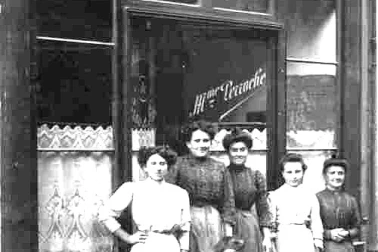 Magasin familial de blanchisserie en ville