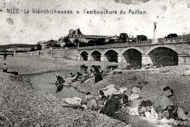 NICE - Les blanchicheuses a l embouchure du Paillon
