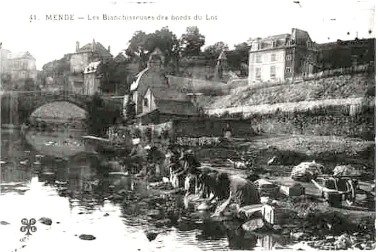 Les blanchisseuses des bords du Lot a Mende dans la Lozere