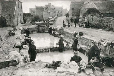Des blanchisseuses au lavoir