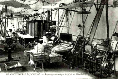 Blanchisserie du Cygne - Repassage mecanique des cols et manchettes