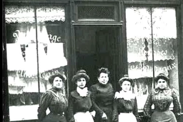 Magasin de blanchisserie en ville