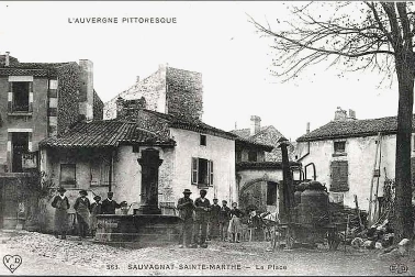 L Auvergne pittoresque l alambic sur la place du village