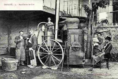 DAVAYE Bouilleurs de cru  et son alambic