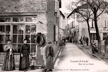 Canet Rue de la poste le bourrelier au coin de la rue