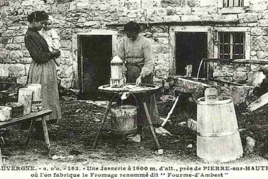 L Auvergne - Une jasserie a 1 600 m d altitude ou l on fabrique le fromage renomme - Dit la Fourme-d Ambert