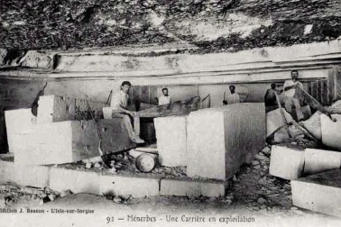 Groupe de carriers dans une carriere en exploitation
