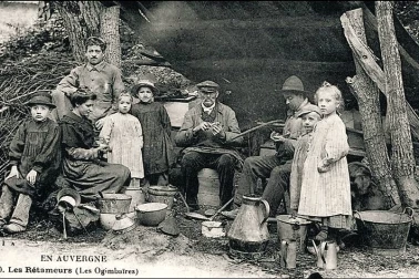 En Auvergne Les retameurs