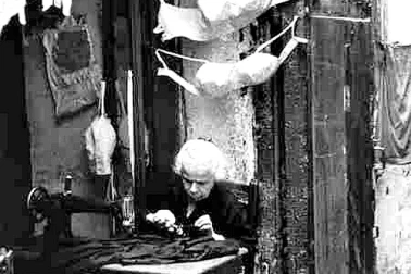 Couturiere a Naples en 1957 - Vieux metier